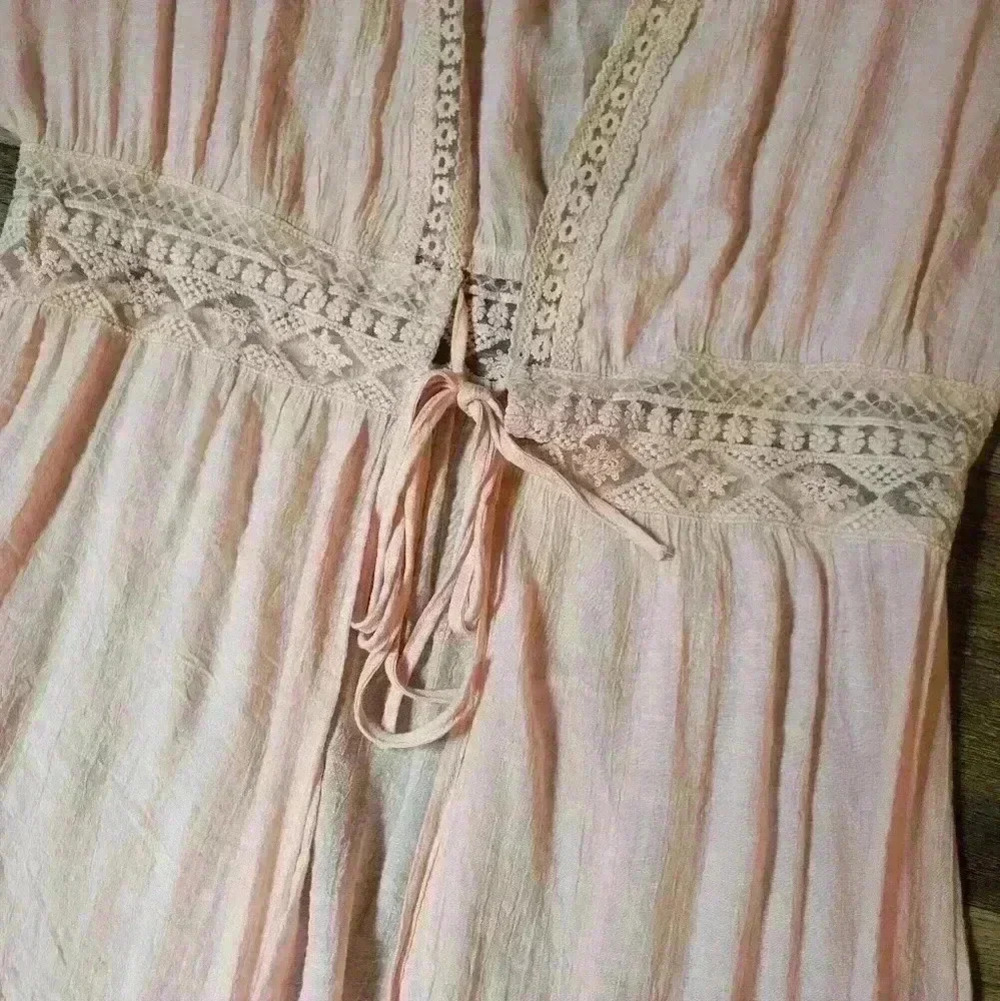 Fancyinn Long Light Pink Lace Front-Tie Kimono Size Medium - Picture 3 of 10